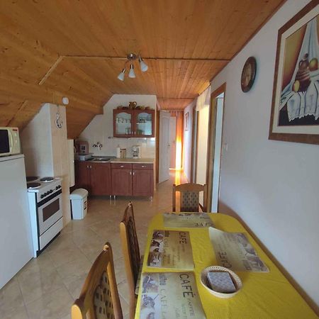 Apartment In Balatonmariafuerdo 19249 Balatonkeresztúr エクステリア 写真
