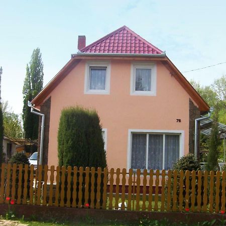 Apartment In Balatonmariafuerdo 19249 Balatonkeresztúr エクステリア 写真