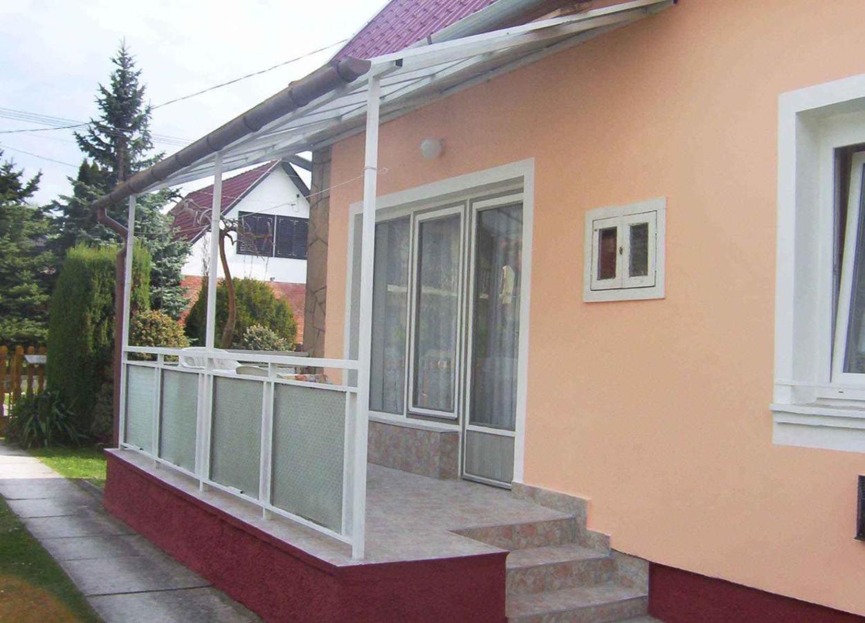 Apartment In Balatonmariafuerdo 19249 Balatonkeresztúr エクステリア 写真