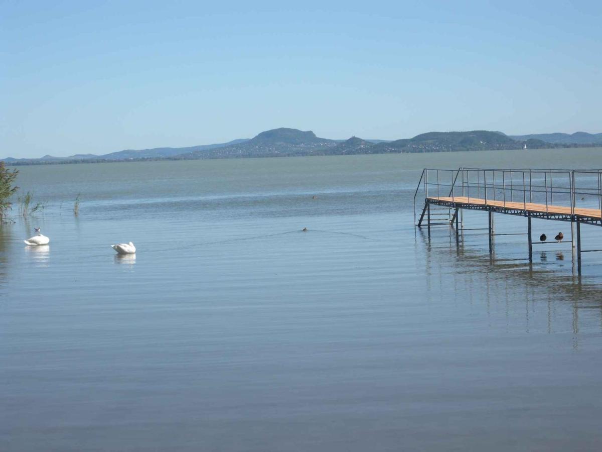 Apartment In Balatonmariafuerdo 19249 Balatonkeresztúr エクステリア 写真