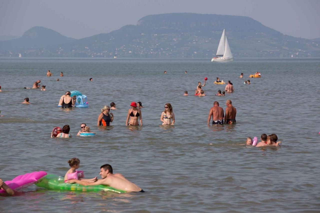 Apartment In Balatonmariafuerdo 19249 Balatonkeresztúr エクステリア 写真