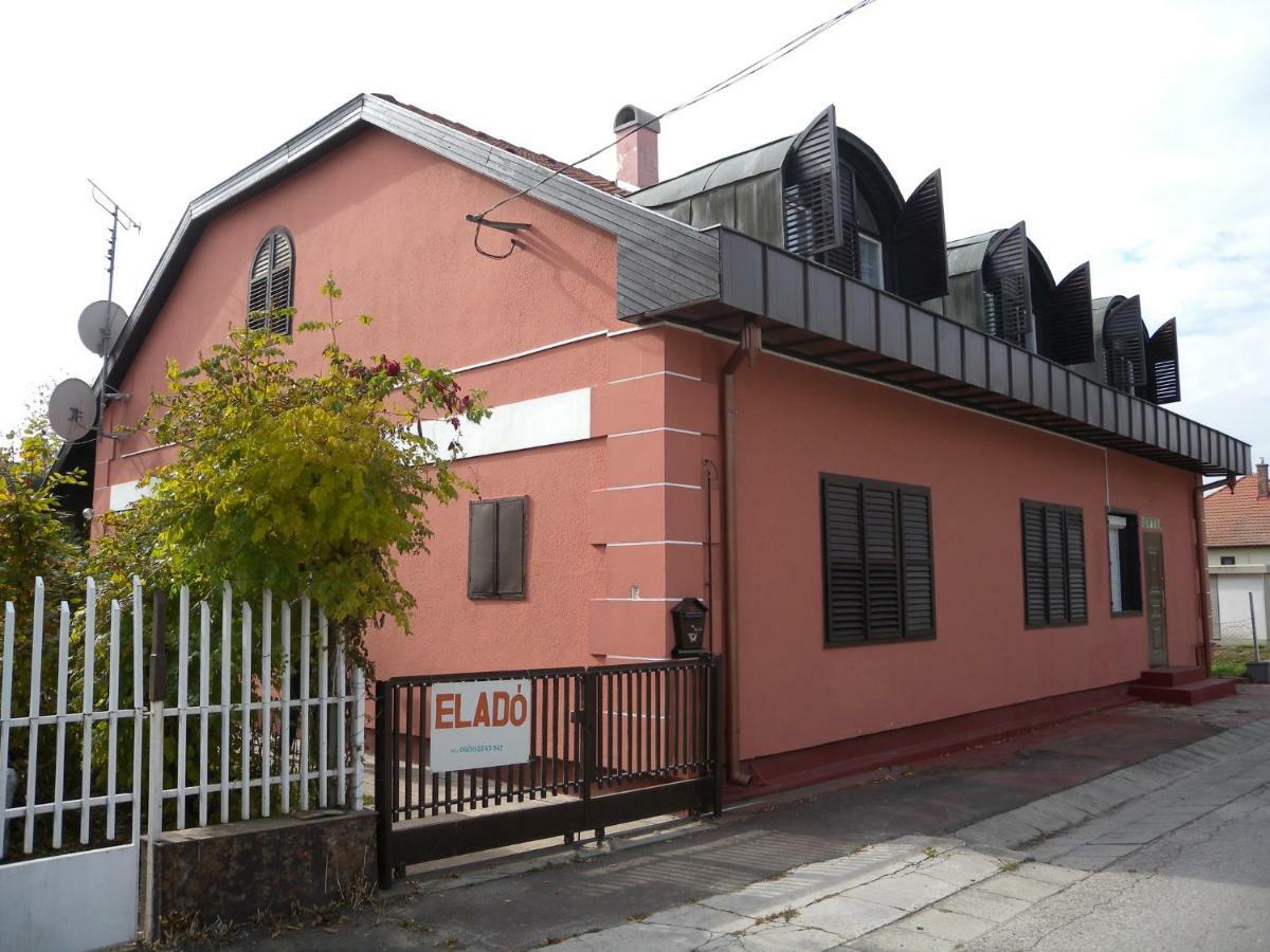 Apartment In Balatonmariafuerdo 19249 Balatonkeresztúr エクステリア 写真